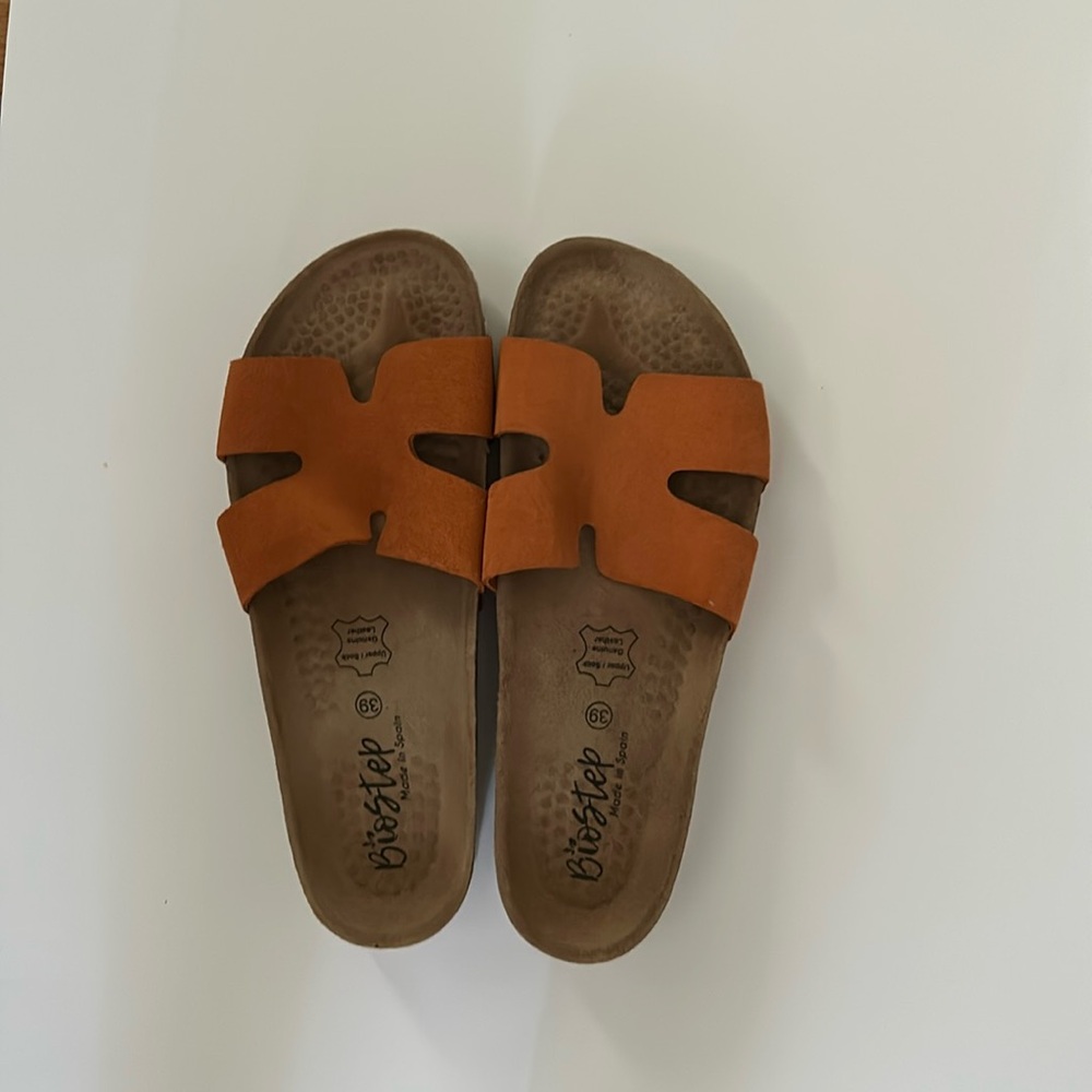 BIOSTEP | suede cutoff band slides